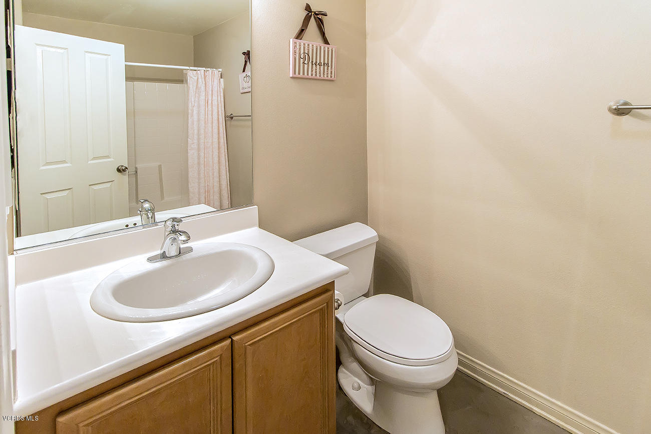4120 Paredo Way, Unit A Simi Valley, CA 93063 - Photo 25 of 38 24Guest Bath