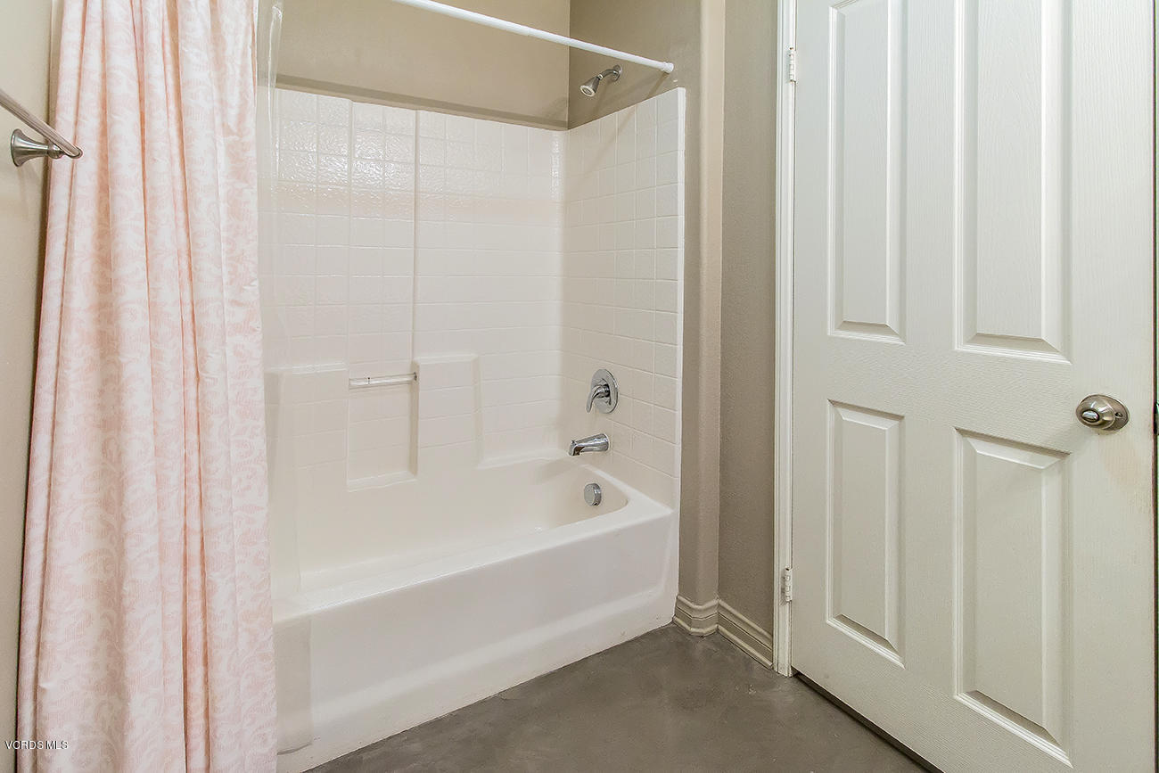 4120 Paredo Way, Unit A Simi Valley, CA 93063 - Photo 26 of 38 25Guest Bath