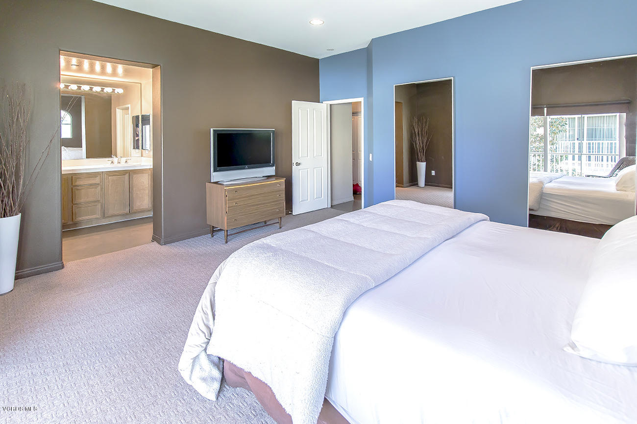 4120 Paredo Way, Unit A Simi Valley, CA 93063 - Photo 29 of 38 28Master Bedroom