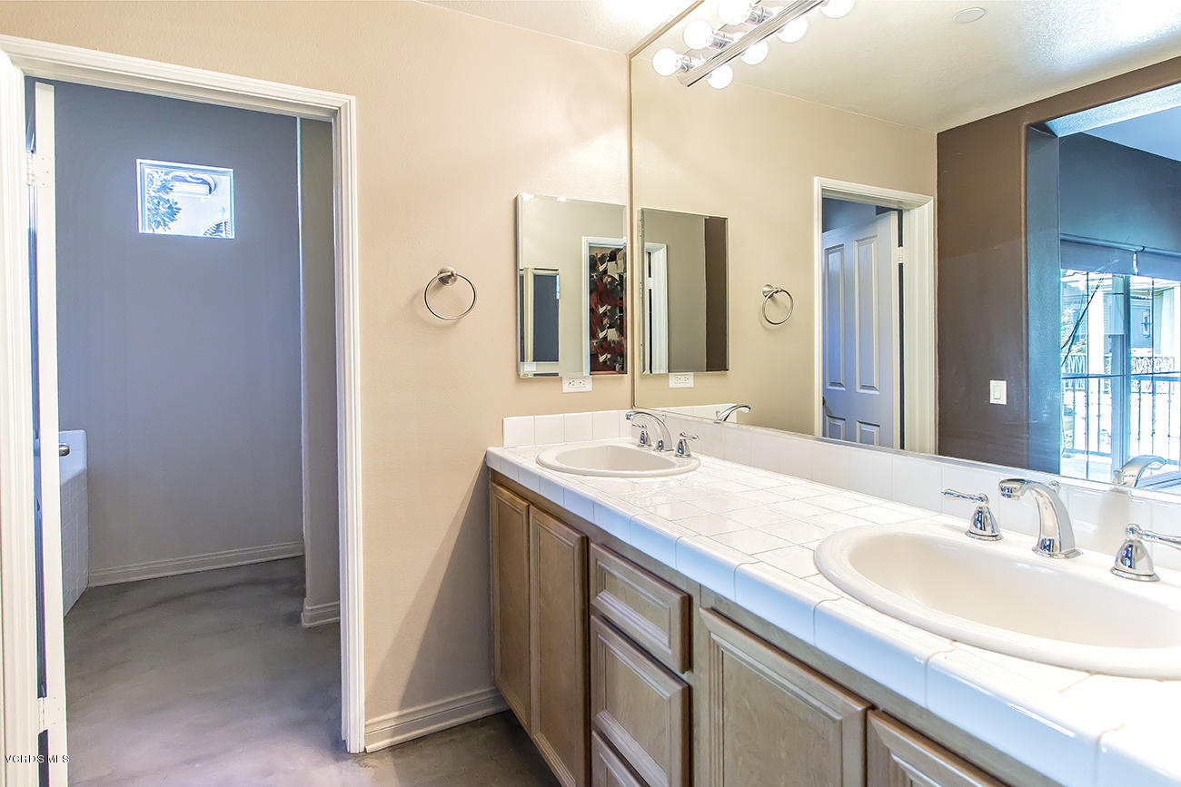 4120 Paredo Way, Unit A Simi Valley, CA 93063 - Photo 31 of 38 30Master Bath