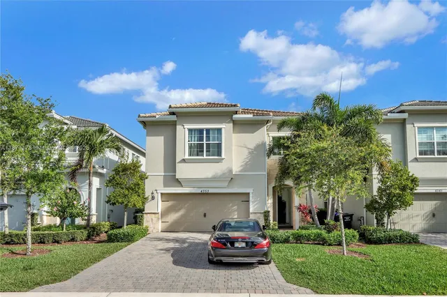 $860,000 | 4353 Large Leaf Lane, Hollywood, FL 33021