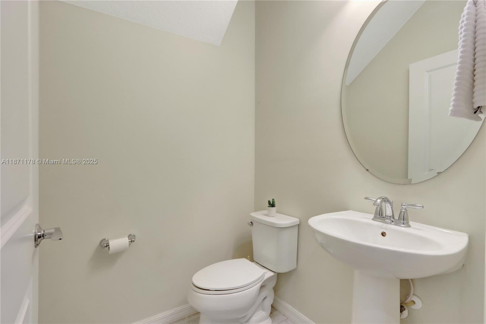 4353 Large Leaf Lane Hollywood, FL 33021 - Photo 13 of 31