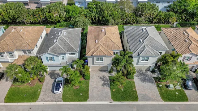 $860,000 | 4353 Large Leaf Lane, Hollywood, FL 33021