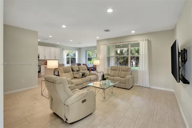 $860,000 | 4353 Large Leaf Lane, Hollywood, FL 33021