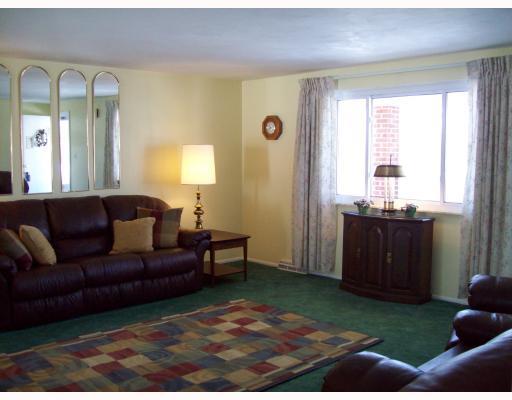 851 North Whitmore Road North Huntingdon, PA 15642 - Photo 2 of 18 Living Room.