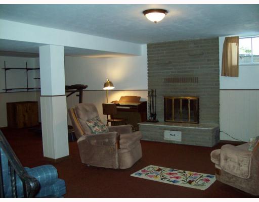 851 North Whitmore Road North Huntingdon, PA 15642 - Photo 10 of 18 Den/Family/Great Room.
