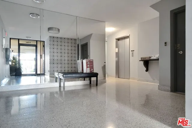 $3,295 | 1477 South Canfield Avenue, Unit 304, Los Angeles, CA 90035