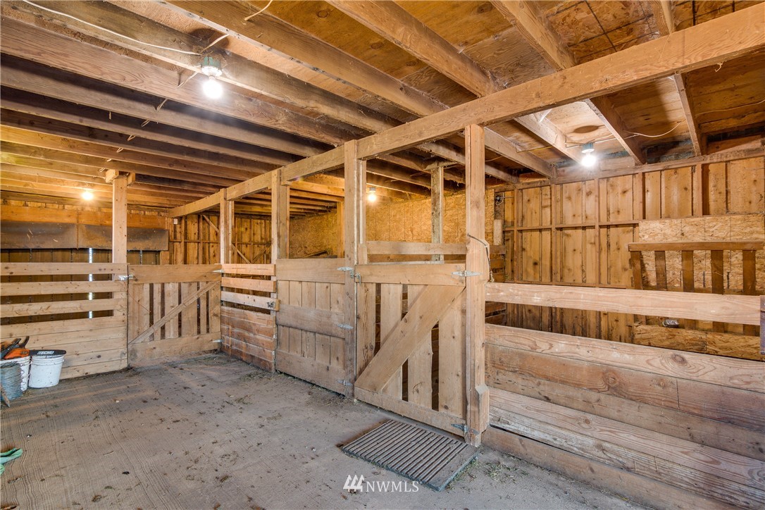 340 Bunker Hill Road Longview, WA 98632 - Photo 24 of 35 a view of storage and utility room