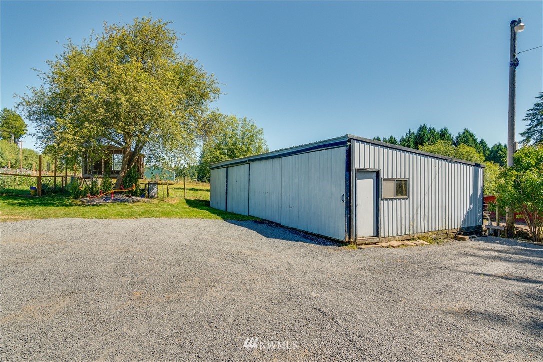 340 Bunker Hill Road Longview, WA 98632 - Photo 29 of 35 a view of a backyard with large trees