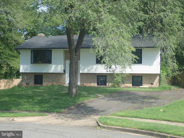 $4,000 | 8501 Woodbine Lane, Annandale, VA 22003