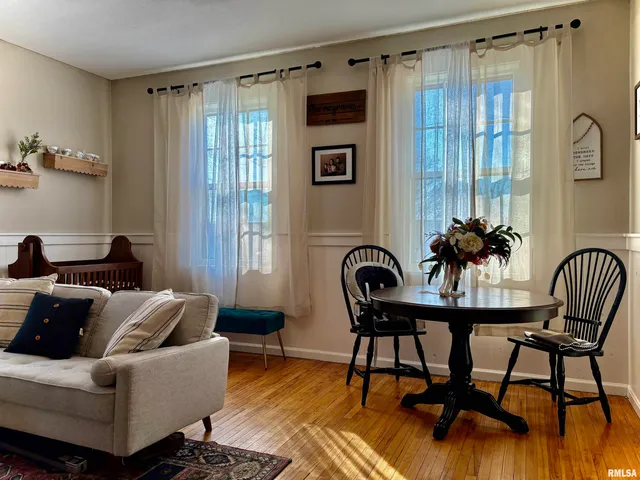 $169,900 | 305 East Frederick Street, Arenzville, IL 62611