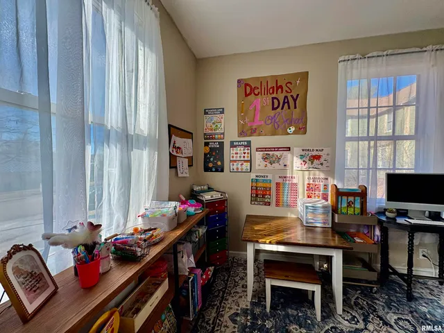 $169,900 | 305 East Frederick Street, Arenzville, IL 62611