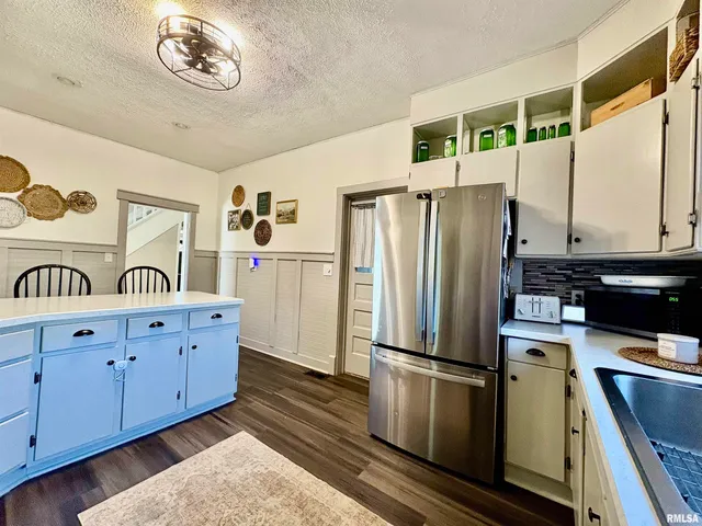 $169,900 | 305 East Frederick Street, Arenzville, IL 62611