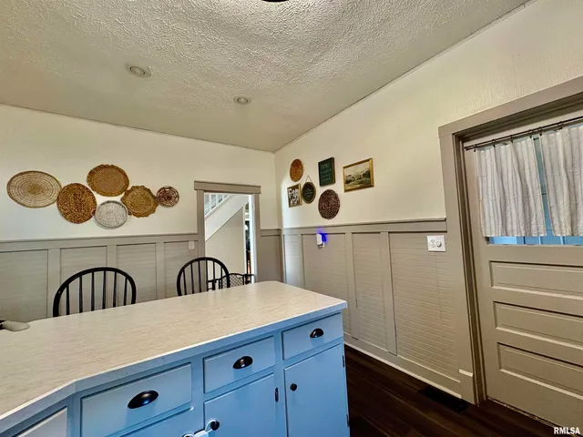 $169,900 | 305 East Frederick Street, Arenzville, IL 62611