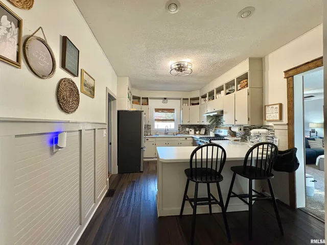 $169,900 | 305 East Frederick Street, Arenzville, IL 62611