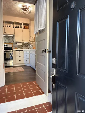 $169,900 | 305 East Frederick Street, Arenzville, IL 62611