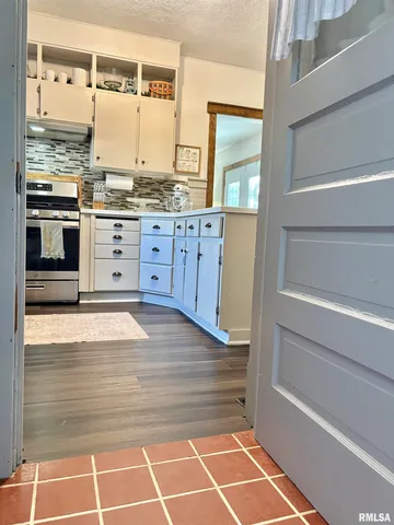 $169,900 | 305 East Frederick Street, Arenzville, IL 62611