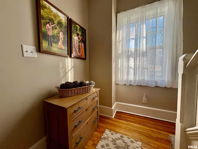 $169,900 | 305 East Frederick Street, Arenzville, IL 62611