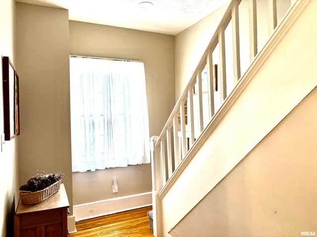 $169,900 | 305 East Frederick Street, Arenzville, IL 62611