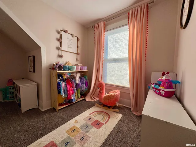 $169,900 | 305 East Frederick Street, Arenzville, IL 62611