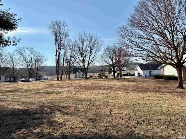 $169,900 | 305 East Frederick Street, Arenzville, IL 62611