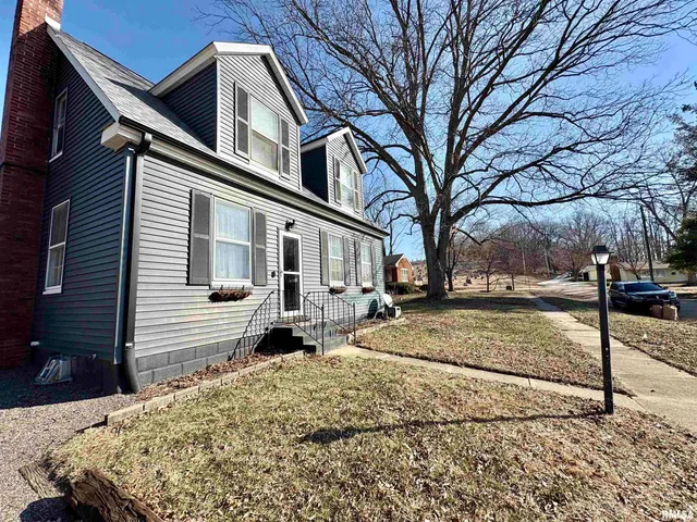 $169,900 | 305 East Frederick Street, Arenzville, IL 62611