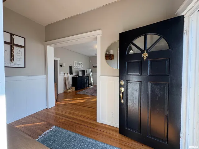 $169,900 | 305 East Frederick Street, Arenzville, IL 62611