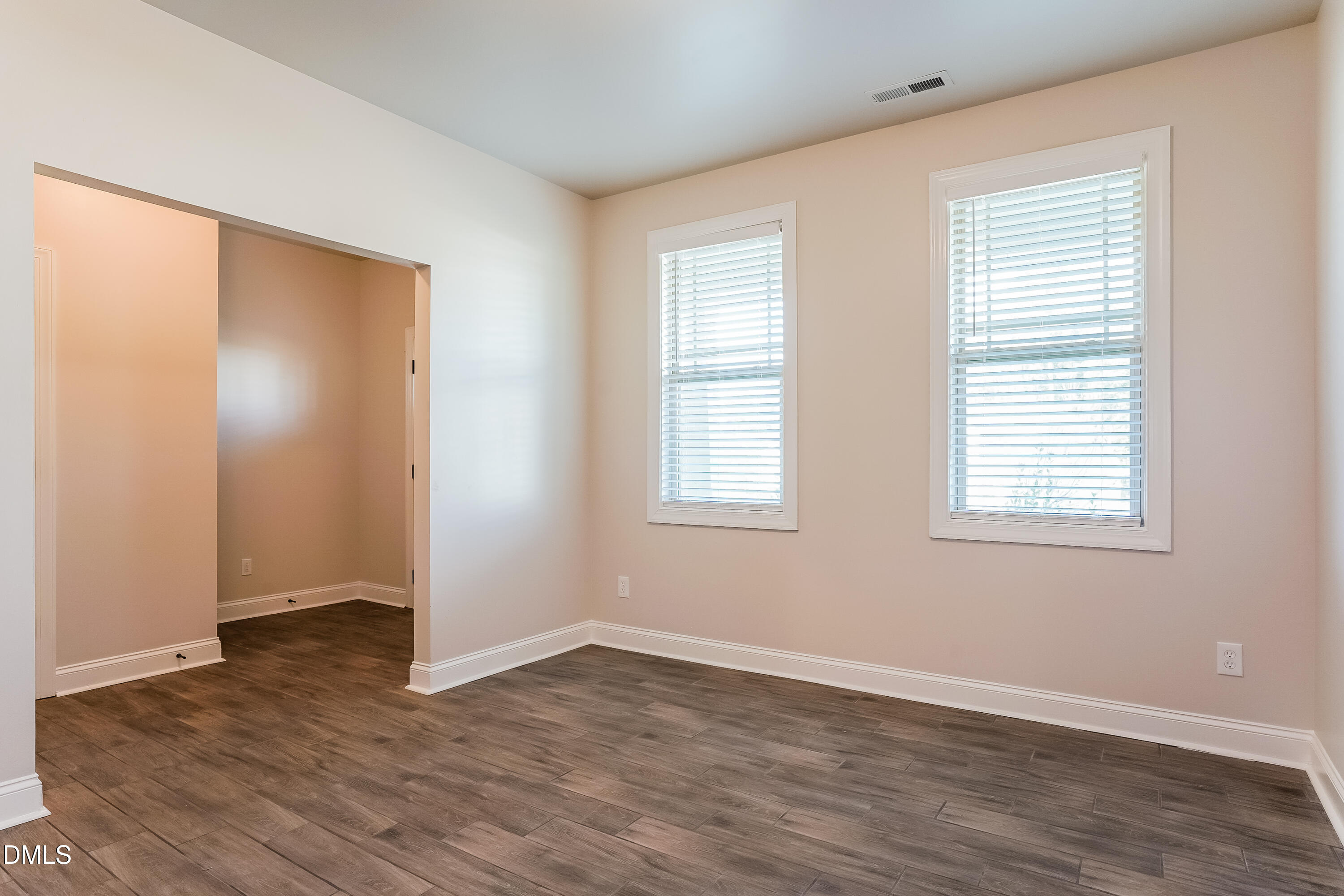 33 Awesome Ridge Garner, NC 27529 - Photo 4 of 17 005-photo-dining-room-14151108