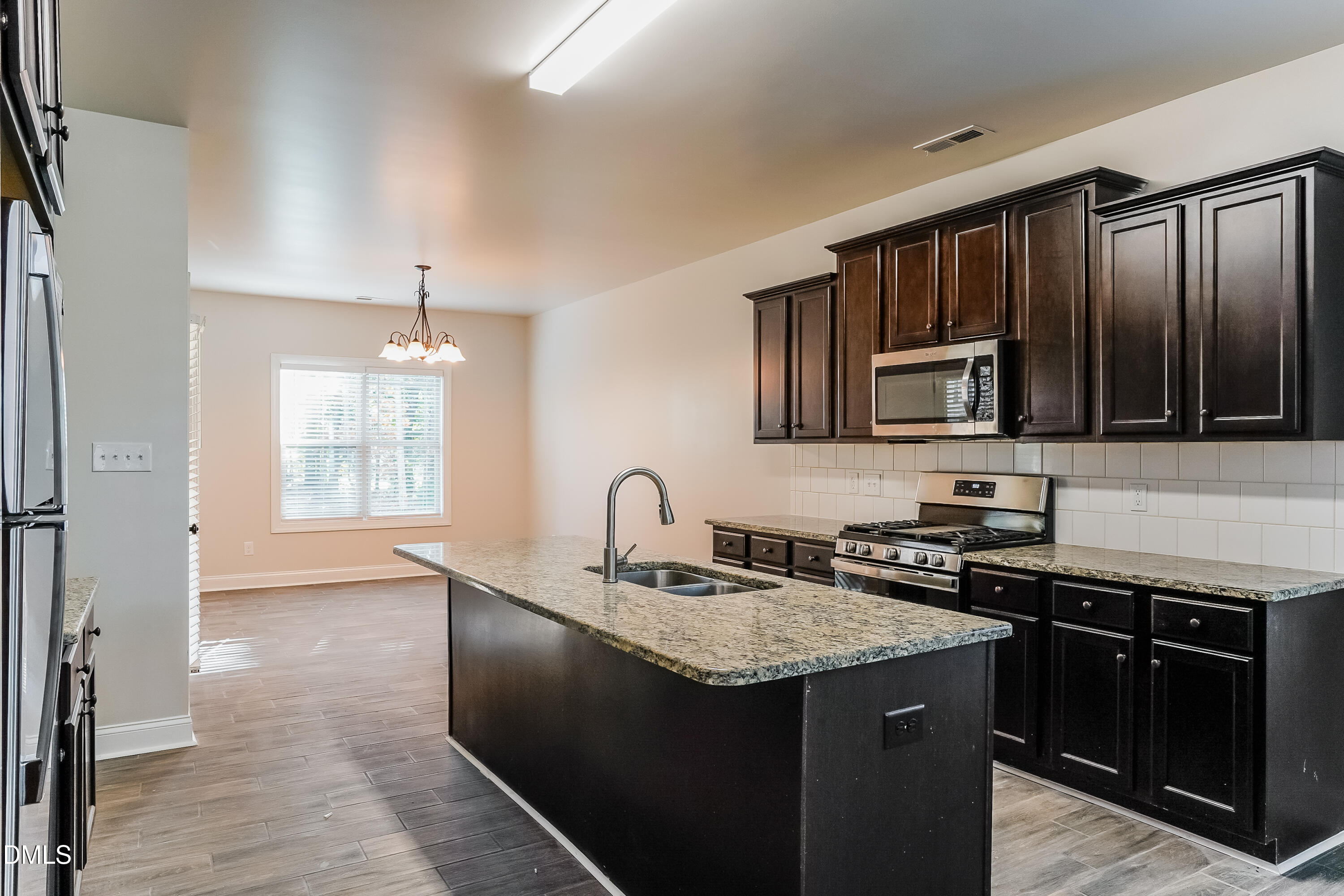 33 Awesome Ridge Garner, NC 27529 - Photo 7 of 17 008-photo-kitchen-14151111