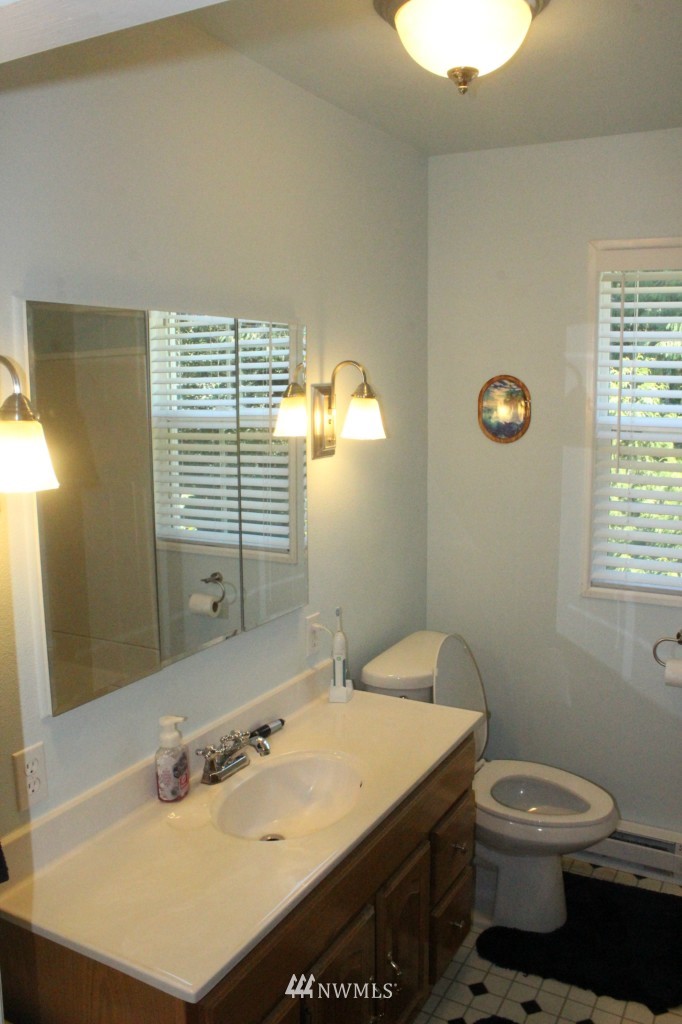 240 Evergreen Road Kelso, WA 98626 - Photo 8 of 24 Gallery Image 8
