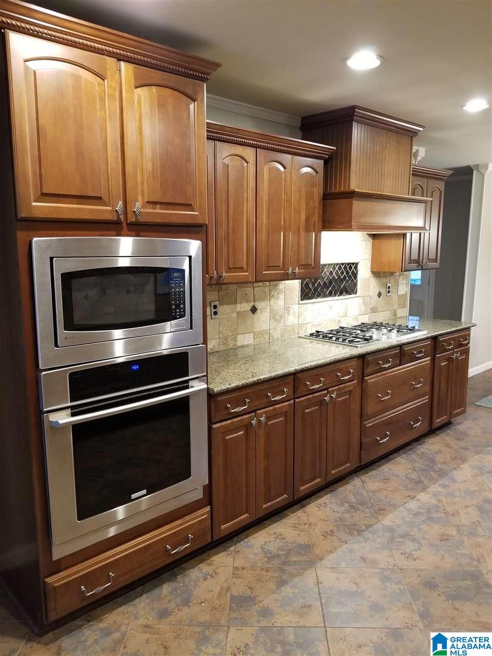 18 Oak Ridge Drive Pelham, AL 35124 - Photo 7 of 36