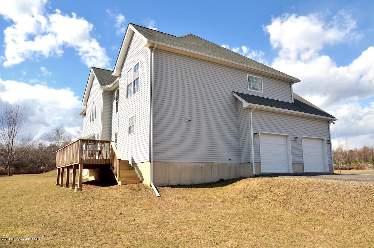 19 Reed Court Albrightsville, PA 18210 - Photo 35 of 37 Side View 2