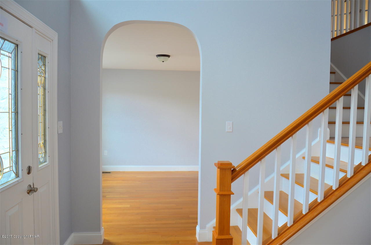 19 Reed Court Albrightsville, PA 18210 - Photo 4 of 37 Entrance