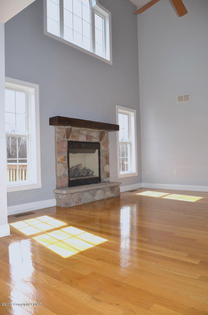 19 Reed Court Albrightsville, PA 18210 - Photo 10 of 37 Gas Fireplace