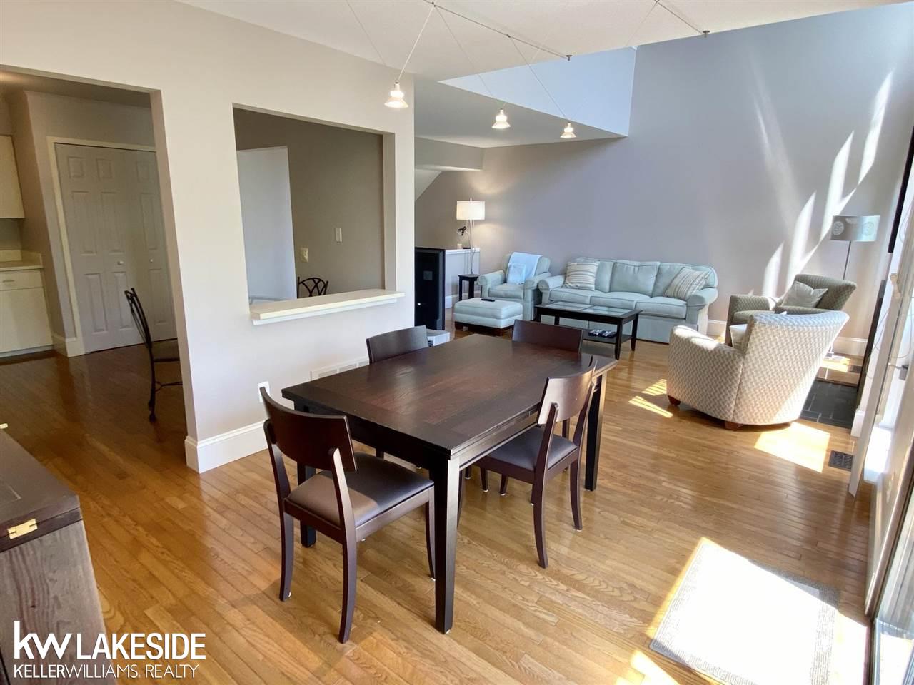 643 Ashley Circle East Rochester, MI 48307 - Photo 16 of 36 50042258-16.JPG
