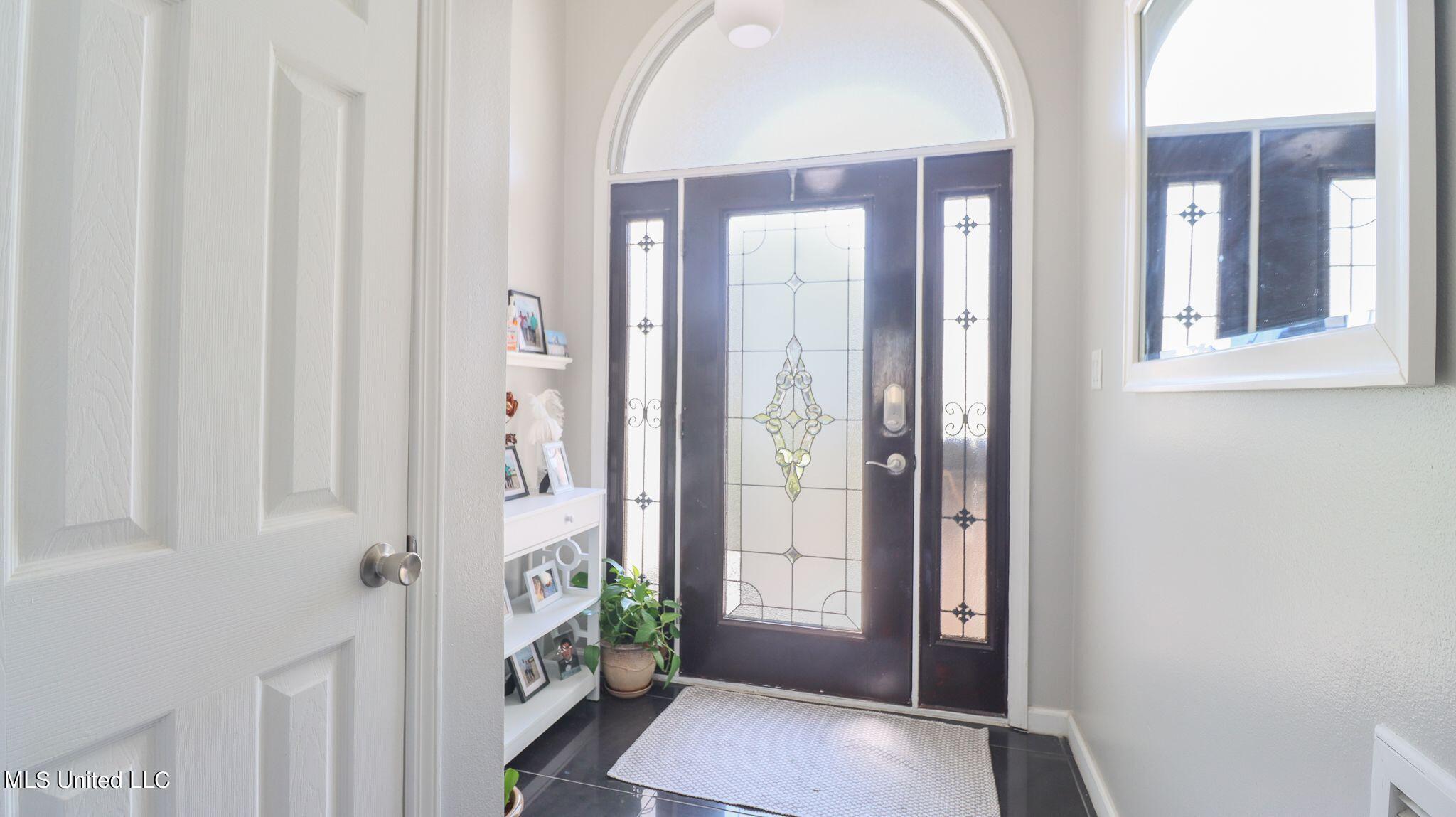 7936 Martin Bluff Road Gautier, MS 39553 - Photo 4 of 16 Foyer