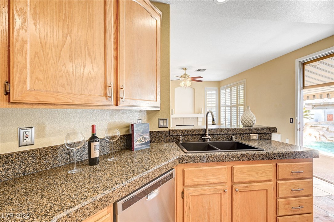 1708 Jack Rabbit Way Las Vegas, NV 89128 - Photo 5 of 16 Granite countertops & upgraded double sink