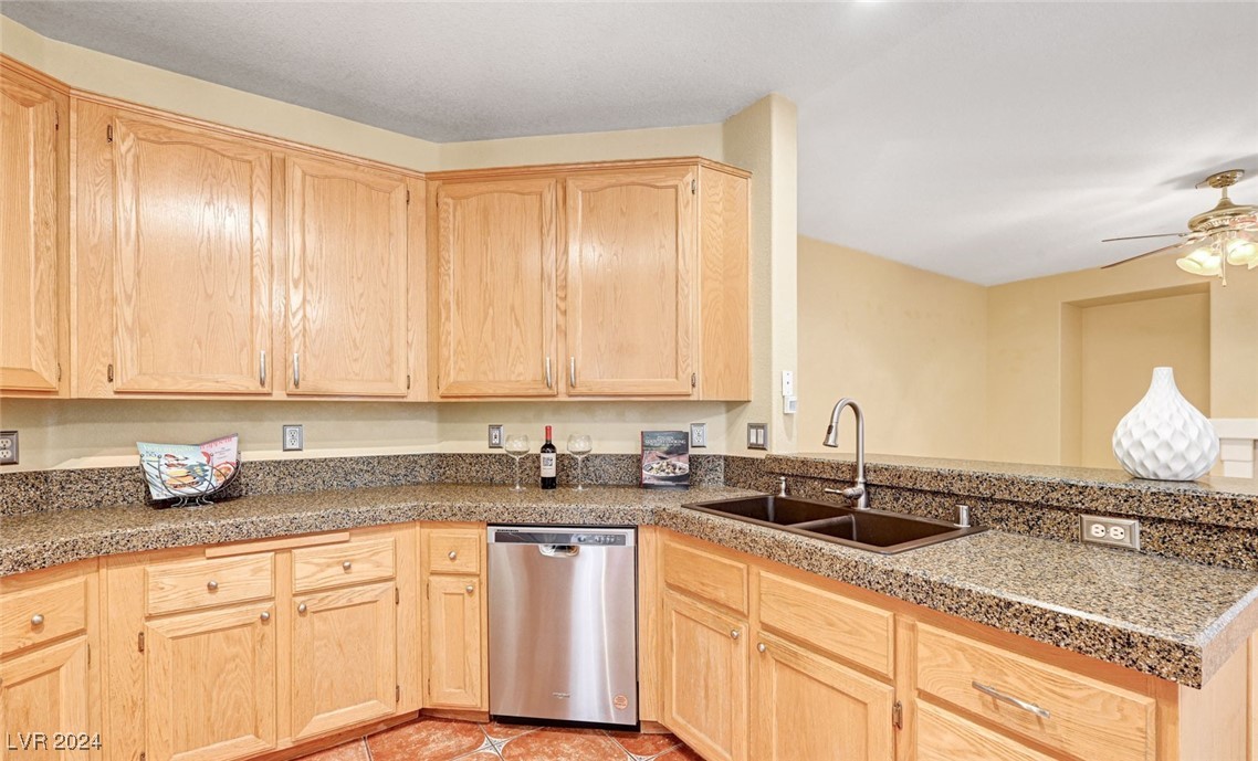 1708 Jack Rabbit Way Las Vegas, NV 89128 - Photo 7 of 16 Granite countertops and eating bar