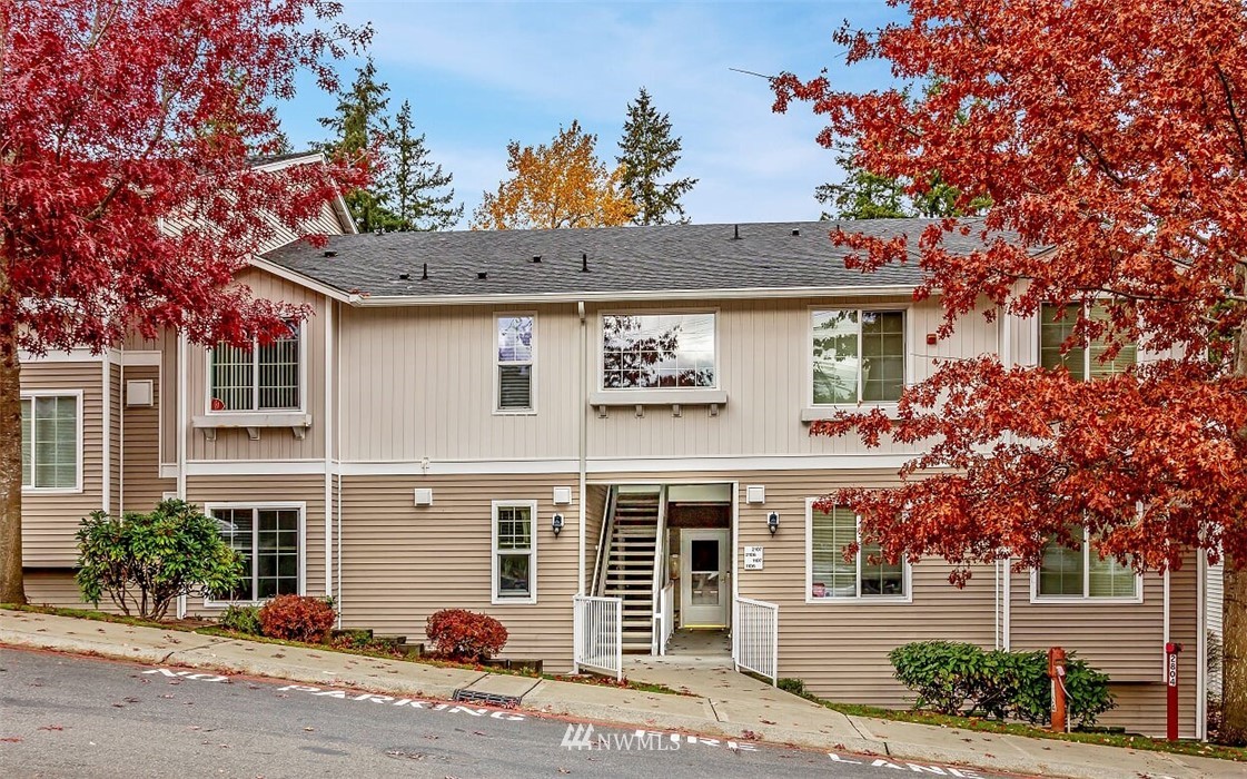 2804 Southeast 8th Place, Unit 2106 Renton, WA 98058 - Photo 2 of 22 Gallery Image 2