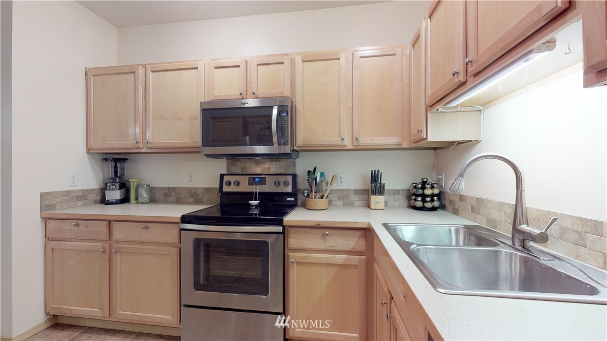 2804 Southeast 8th Place, Unit 2106 Renton, WA 98058 - Photo 12 of 22 Gallery Image 12