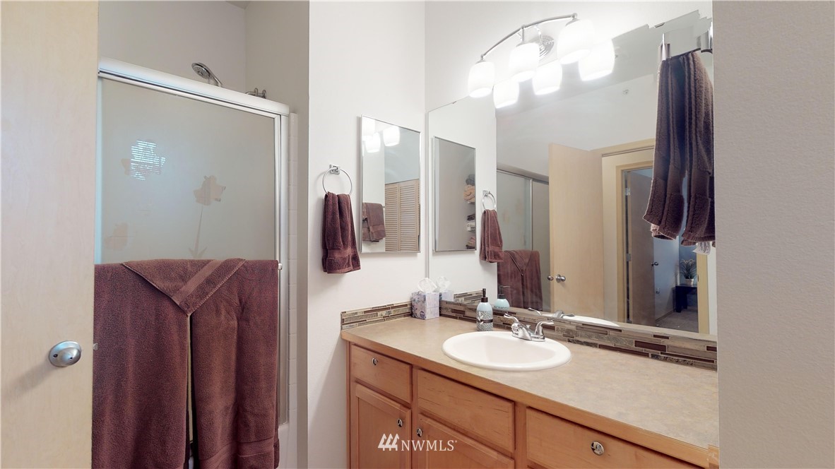2804 Southeast 8th Place, Unit 2106 Renton, WA 98058 - Photo 18 of 22 Gallery Image 18