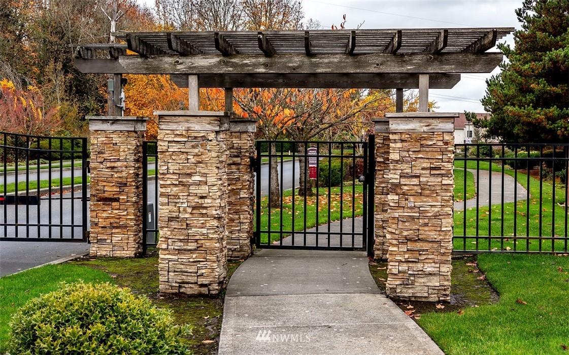 2804 Southeast 8th Place, Unit 2106 Renton, WA 98058 - Photo 4 of 22 Gallery Image 4