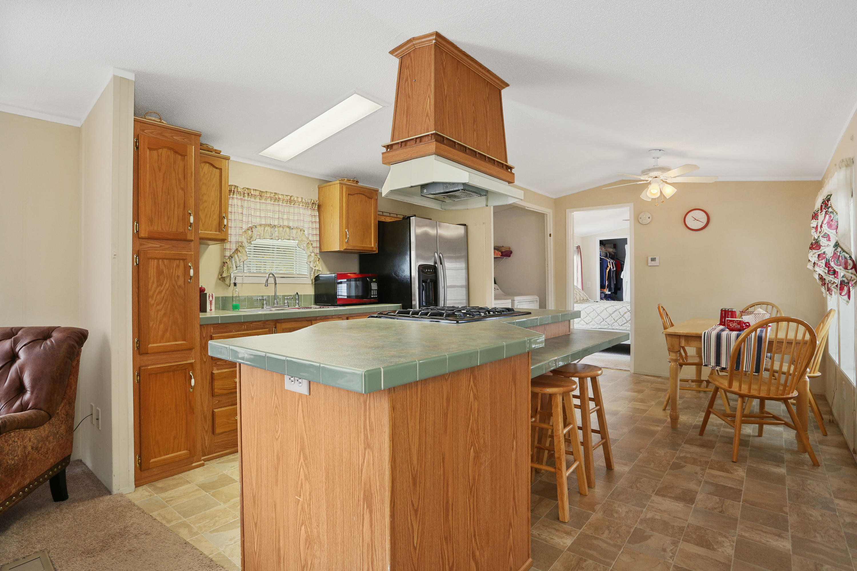 9 Alfred Street Wareham, MA 02538 - Photo 6 of 21 9AlfLR-6