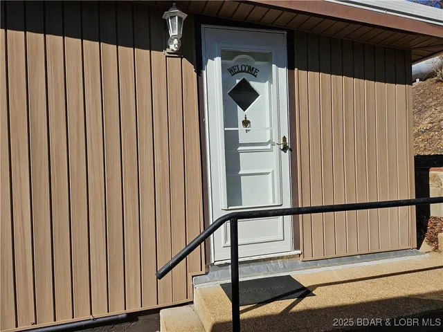 $285,000 | 33 Zebco Court, Edwards, MO 65326