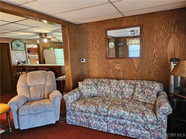 $285,000 | 33 Zebco Court, Edwards, MO 65326