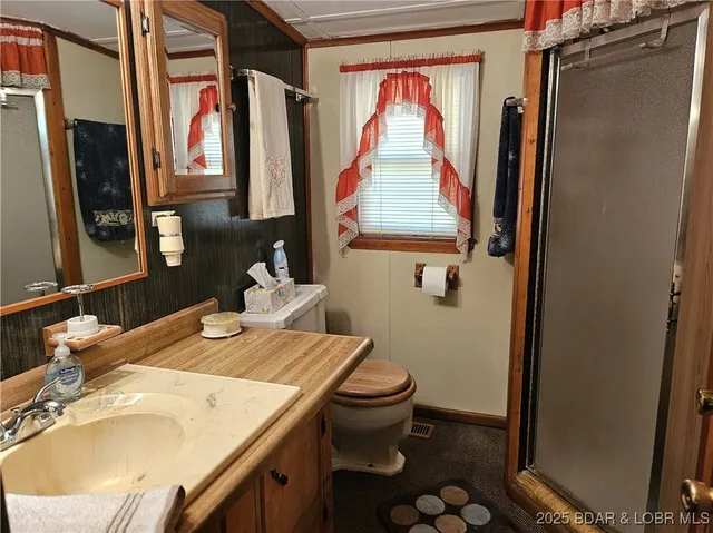 $285,000 | 33 Zebco Court, Edwards, MO 65326