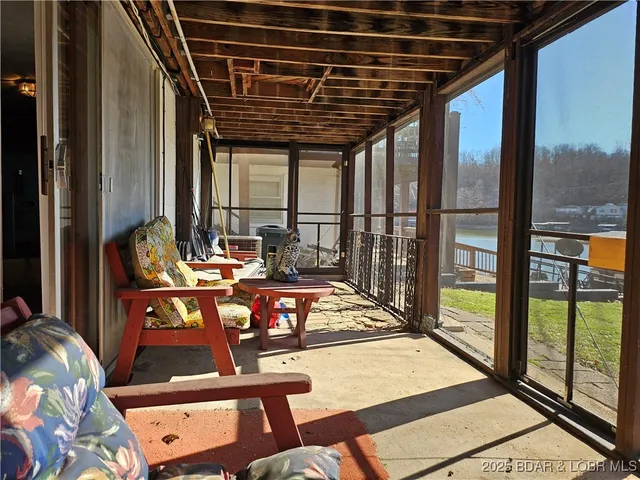 $285,000 | 33 Zebco Court, Edwards, MO 65326