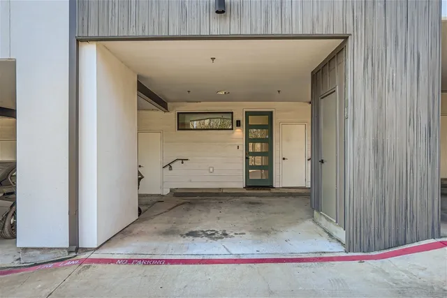 $3,325 | 2804 South 1st Street, Unit 1106, Austin, TX 78704