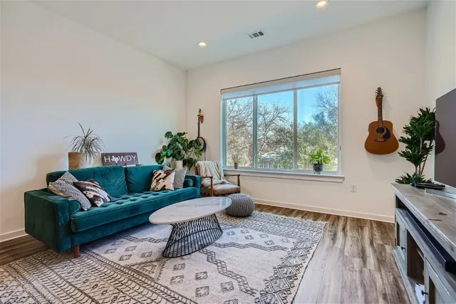 $3,325 | 2804 South 1st Street, Unit 1106, Austin, TX 78704