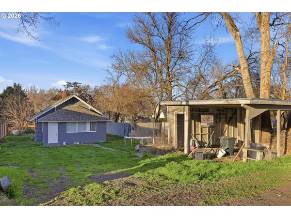 $299,900 | 804 East 13th Street, The Dalles, OR 97058